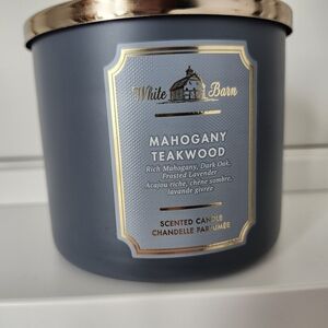 White Barn Mahogany Teakwood Candle - Blue and Gold